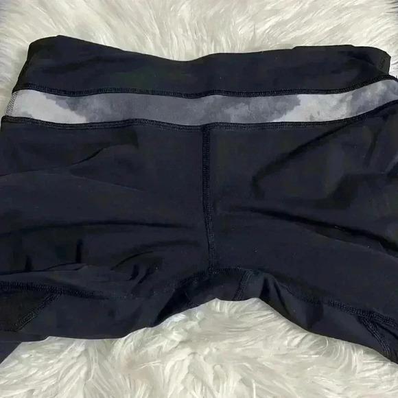 Lululemon Run: Inspire Crop II
Black / White Coal Tinted Canvas Super - Picture 8 of 10